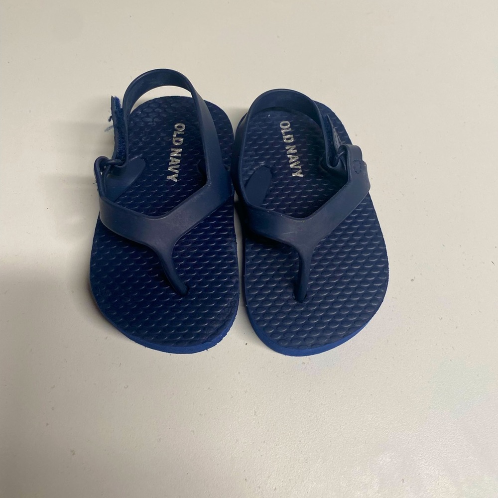 Old Navy Thong Sandals - size 4